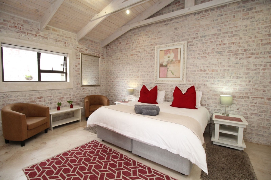 5 Bedroom Property for Sale in Middedorp Western Cape